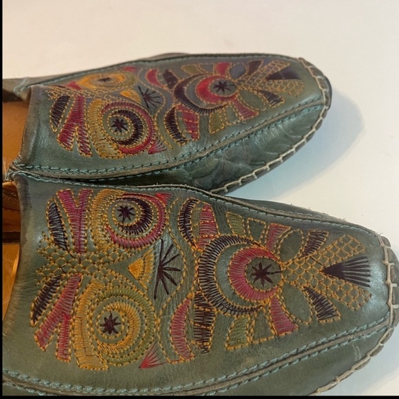Pikolinos Embroidered Leather Driving Moccasins in Sz 41 or U. S. 10.5/11 - Picture 3 of 10